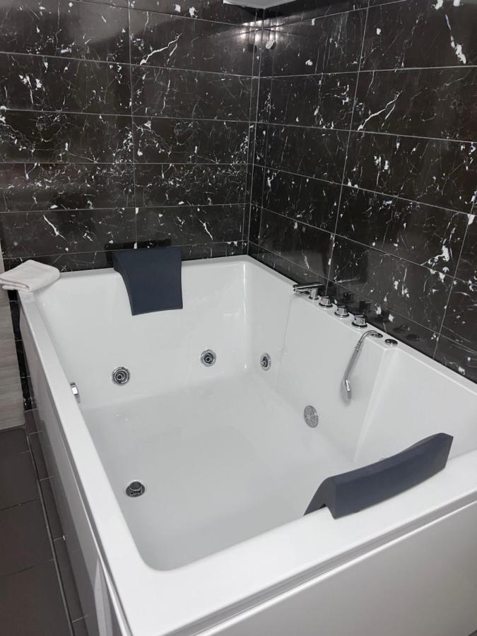 Jacuzzi Suites 2 Салоники Экстерьер фото